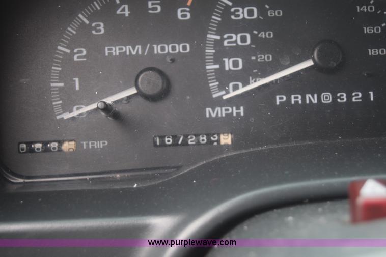 image for item F7904 2000 GMC Yukon SLE