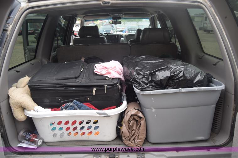 image for item F7904 2000 GMC Yukon SLE