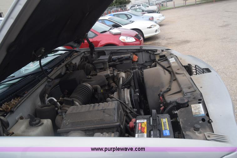 image for item F7904 2000 GMC Yukon SLE