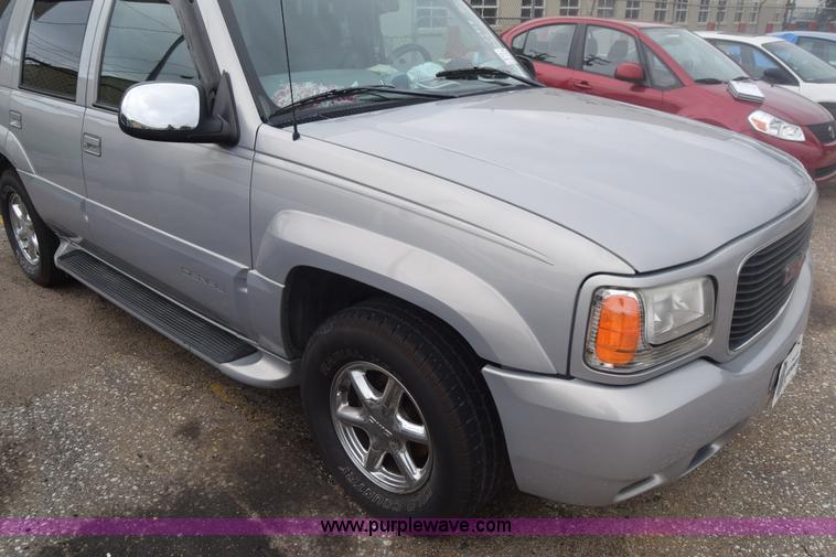 image for item F7904 2000 GMC Yukon SLE