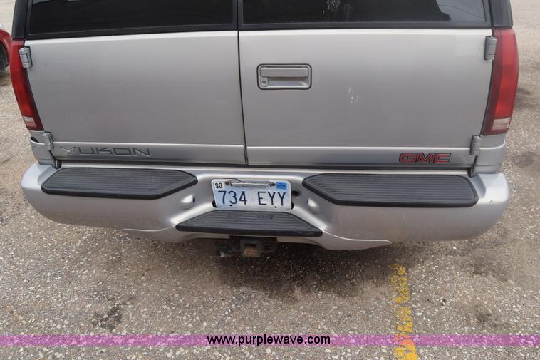 image for item F7904 2000 GMC Yukon SLE