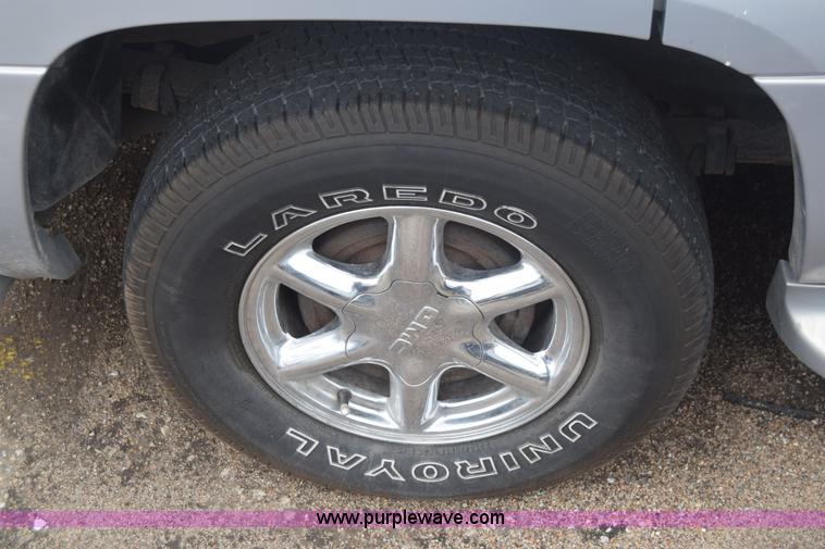 image for item F7904 2000 GMC Yukon SLE