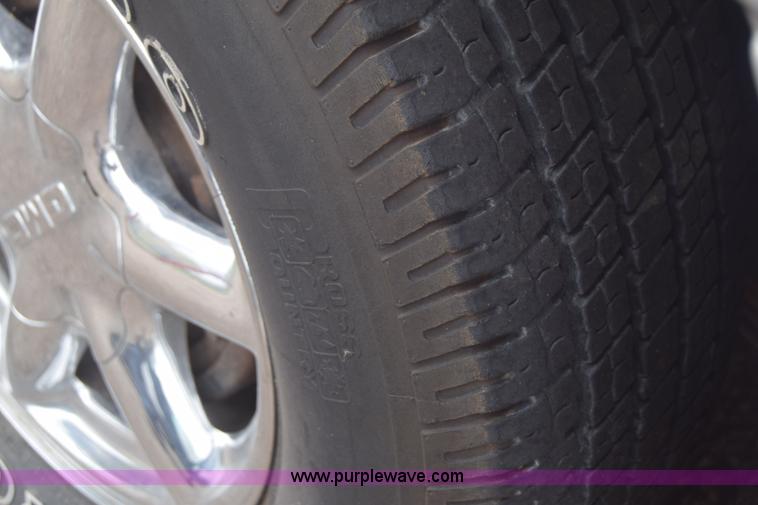 image for item F7904 2000 GMC Yukon SLE