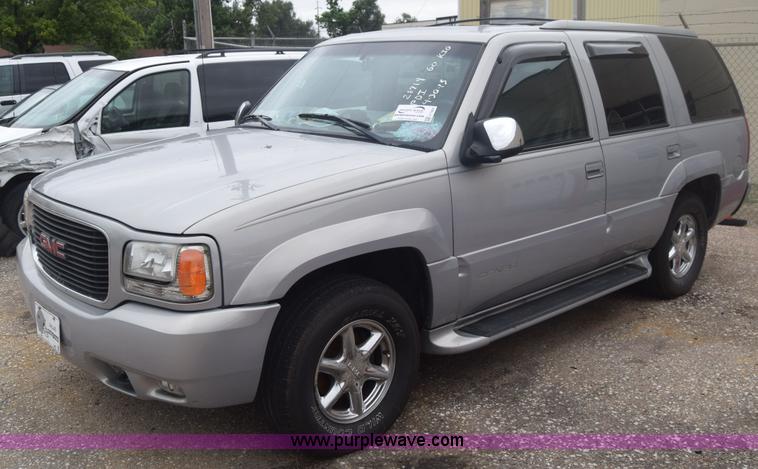 image for item F7904 2000 GMC Yukon SLE
