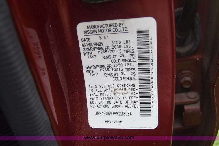 image for item F7906 1998 Nissan Pathfinder SUV