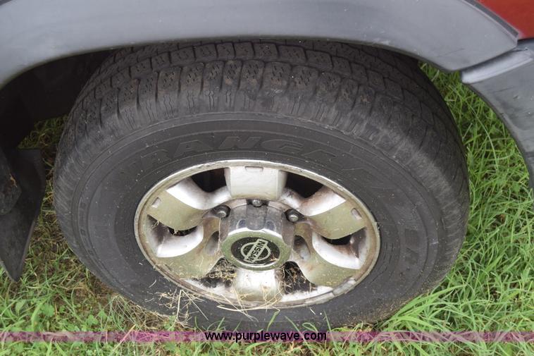 image for item F7906 1998 Nissan Pathfinder SUV
