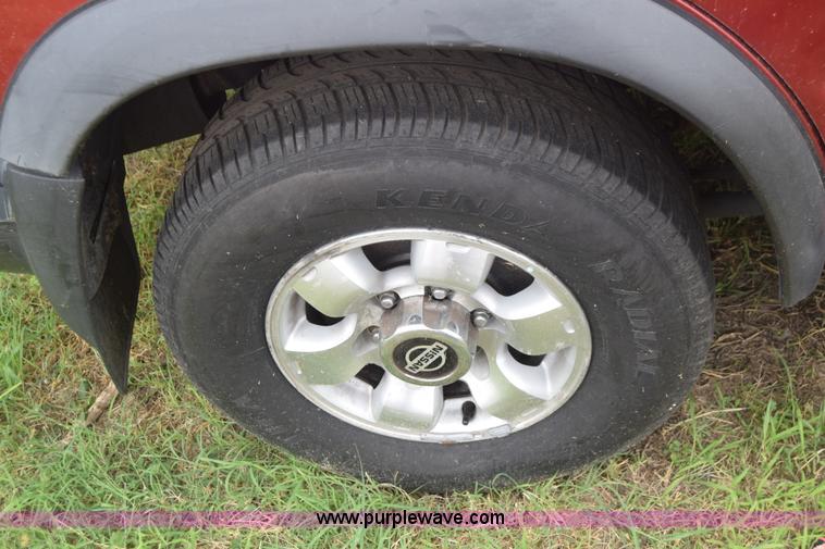 image for item F7906 1998 Nissan Pathfinder SUV