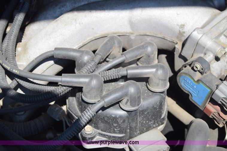 image for item F7906 1998 Nissan Pathfinder SUV