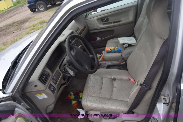 image for item F7907 1998 Volvo S70