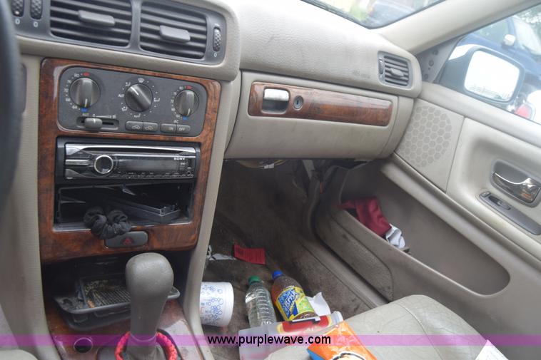 image for item F7907 1998 Volvo S70