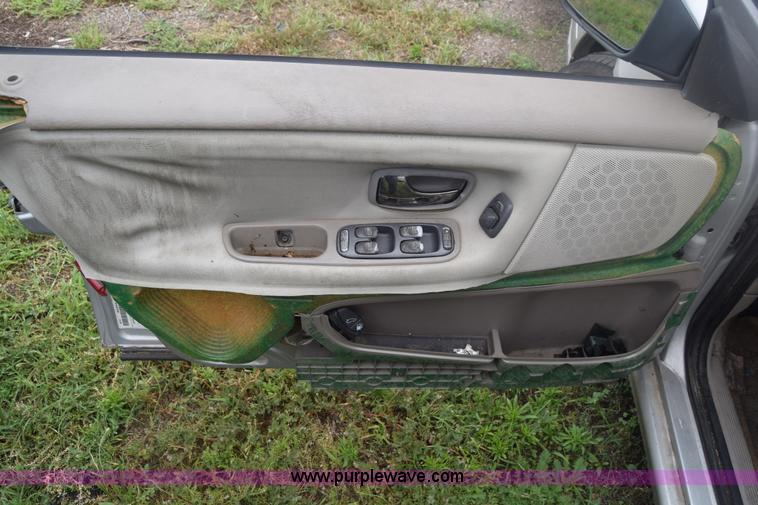 image for item F7907 1998 Volvo S70