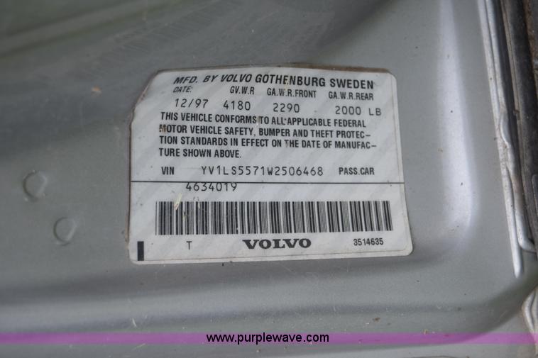image for item F7907 1998 Volvo S70