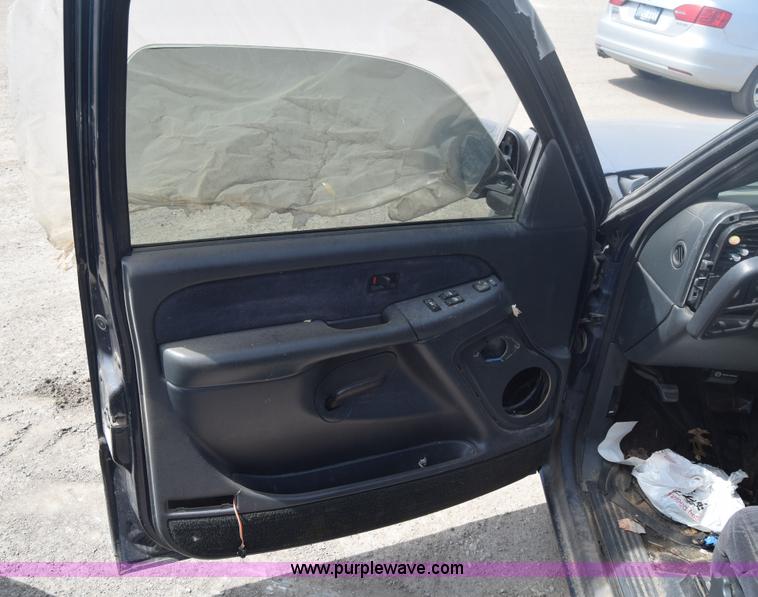 image for item J6501 2000 Chevrolet Silverado 1500 Ext. Cab pickup truck