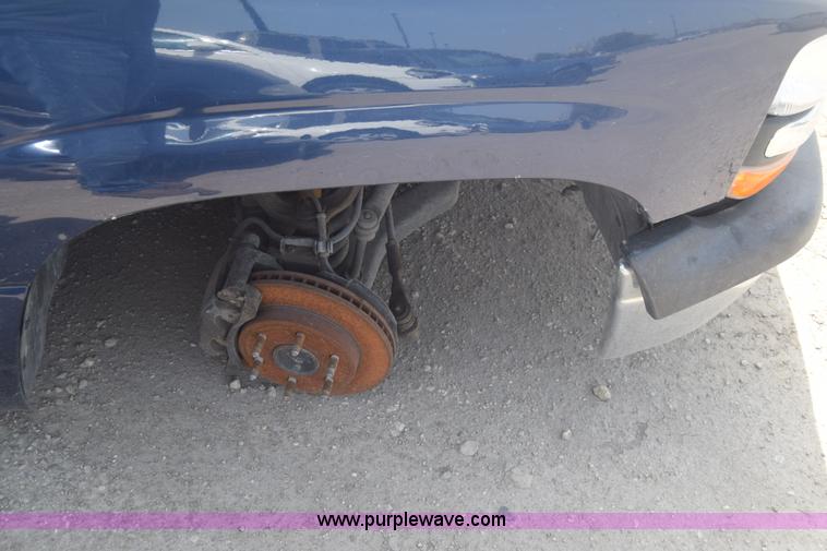 image for item J6501 2000 Chevrolet Silverado 1500 Ext. Cab pickup truck