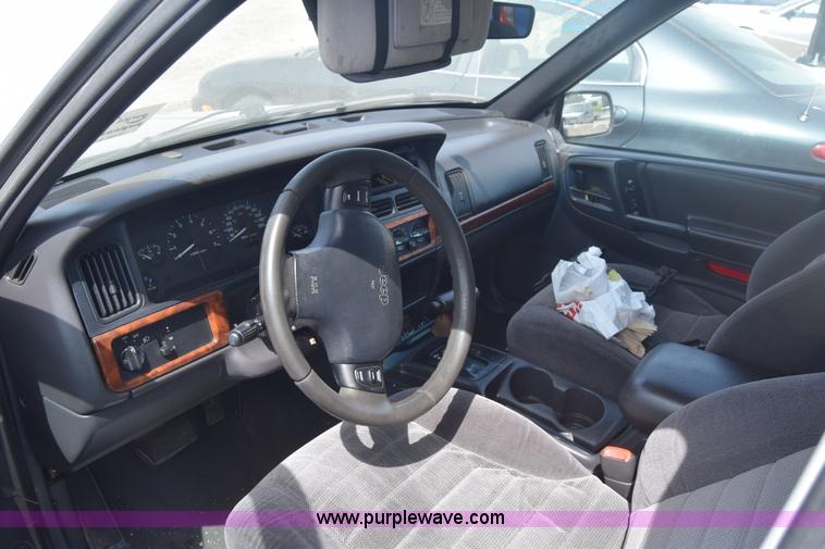 image for item J6502 1998 Jeep Grand Cherokee TSi SUV