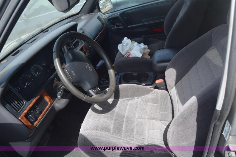 image for item J6502 1998 Jeep Grand Cherokee TSi SUV