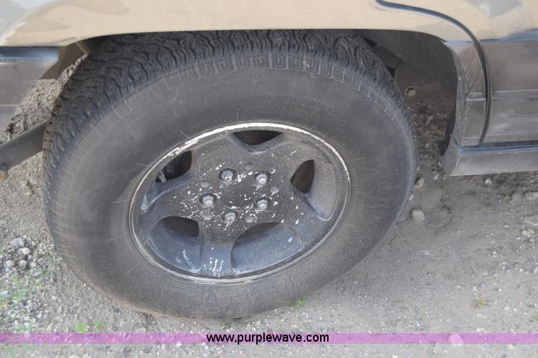 image for item J6502 1998 Jeep Grand Cherokee TSi SUV