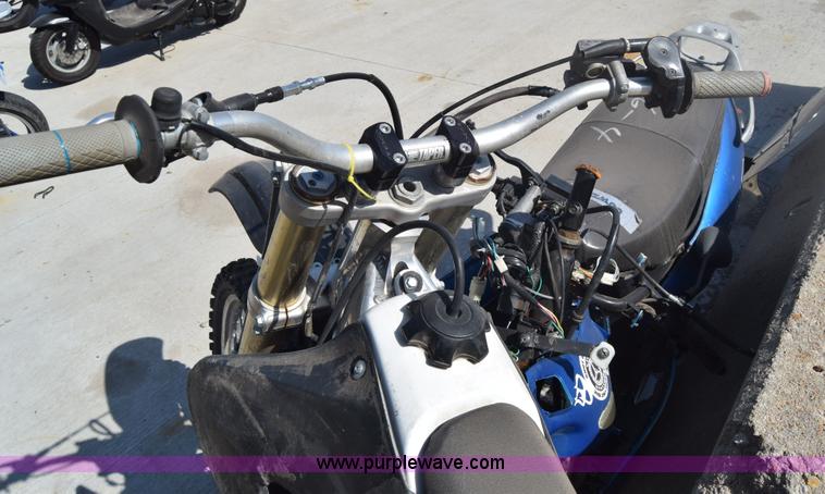 image for item J6518 1999 Honda CR250R motorcycle