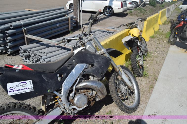 image for item J6518 1999 Honda CR250R motorcycle