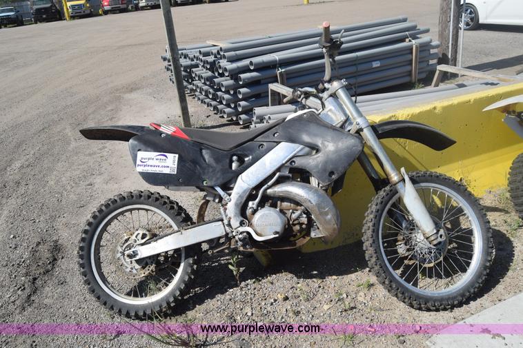image for item J6518 1999 Honda CR250R motorcycle