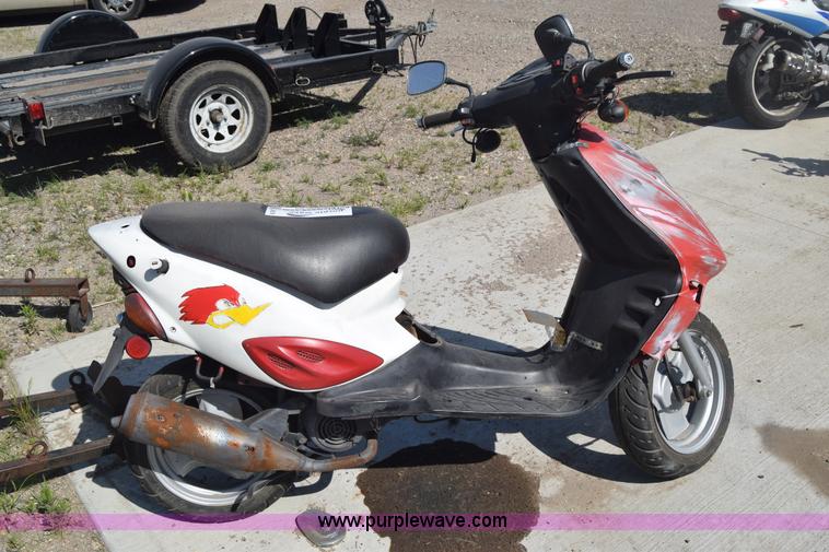 image for item J6519 2008 Star moped