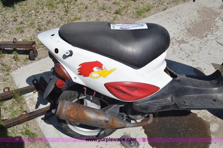 image for item J6519 2008 Star moped