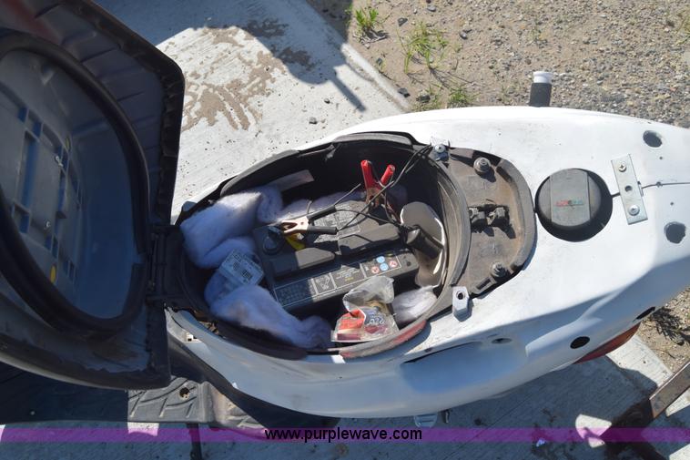 image for item J6519 2008 Star moped