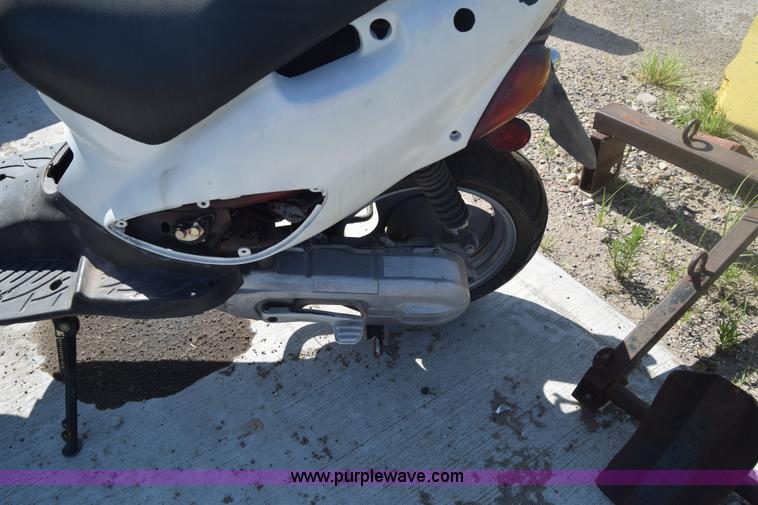 image for item J6519 2008 Star moped