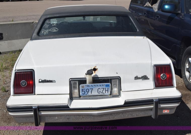 image for item J6520 1985 Pontiac Grand Prix