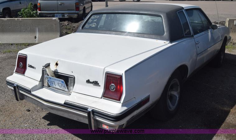 image for item J6520 1985 Pontiac Grand Prix