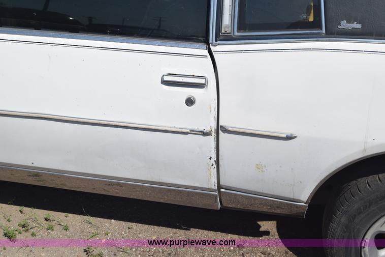 image for item J6520 1985 Pontiac Grand Prix