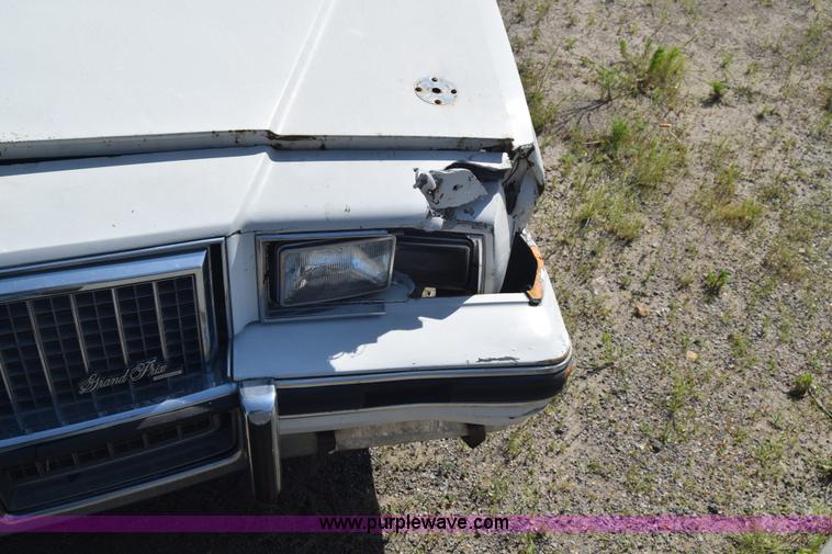 image for item J6520 1985 Pontiac Grand Prix