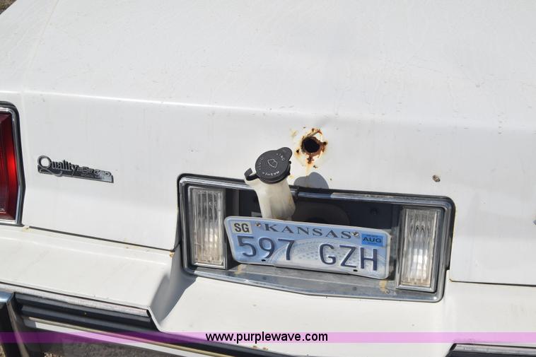 image for item J6520 1985 Pontiac Grand Prix