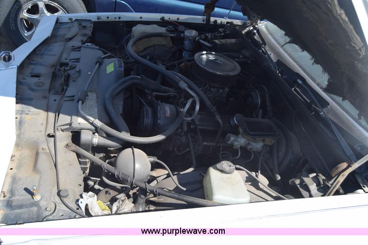 image for item J6520 1985 Pontiac Grand Prix