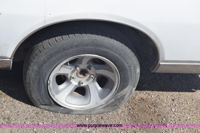 image for item J6520 1985 Pontiac Grand Prix