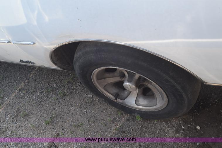 image for item J6520 1985 Pontiac Grand Prix