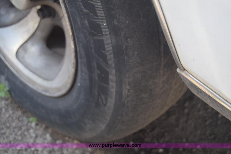 image for item J6520 1985 Pontiac Grand Prix