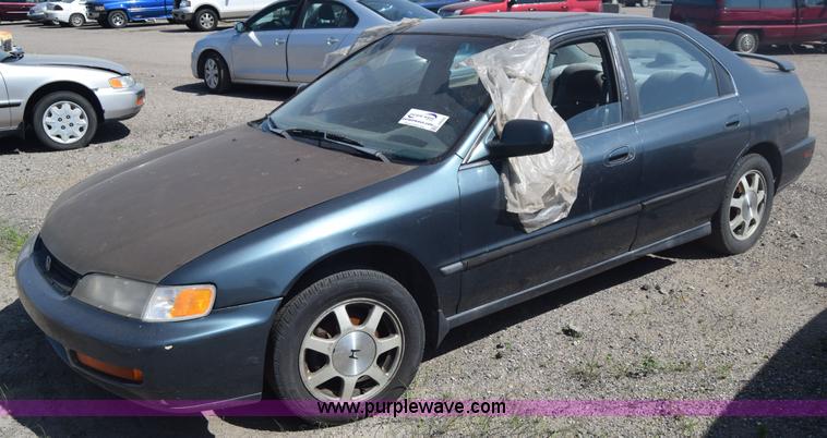 image for item J6522 1997 Honda Accord LX