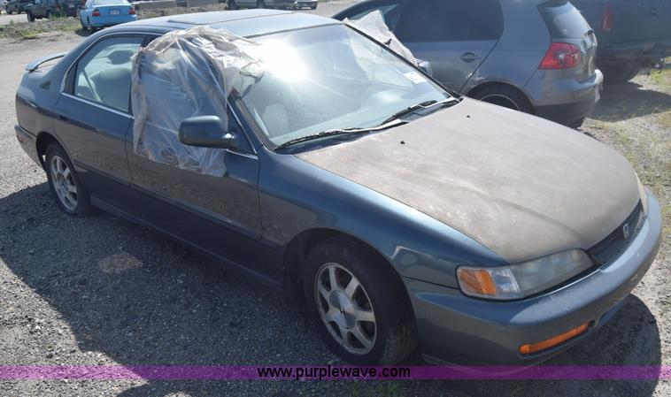 image for item J6522 1997 Honda Accord LX