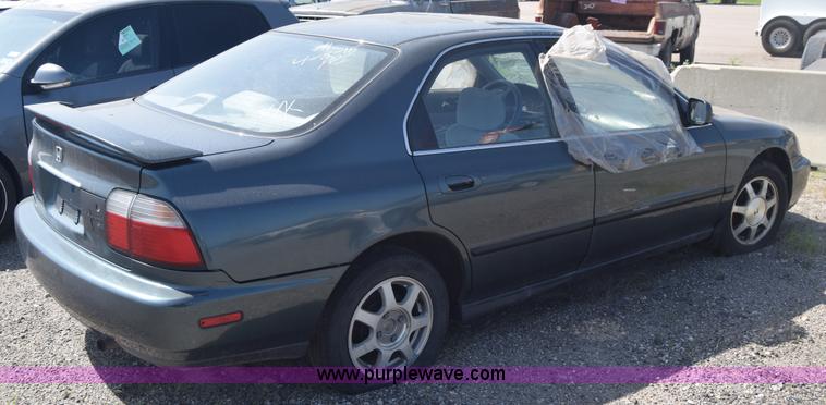 image for item J6522 1997 Honda Accord LX