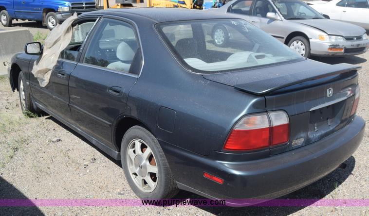 image for item J6522 1997 Honda Accord LX