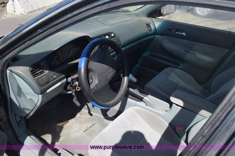 image for item J6522 1997 Honda Accord LX