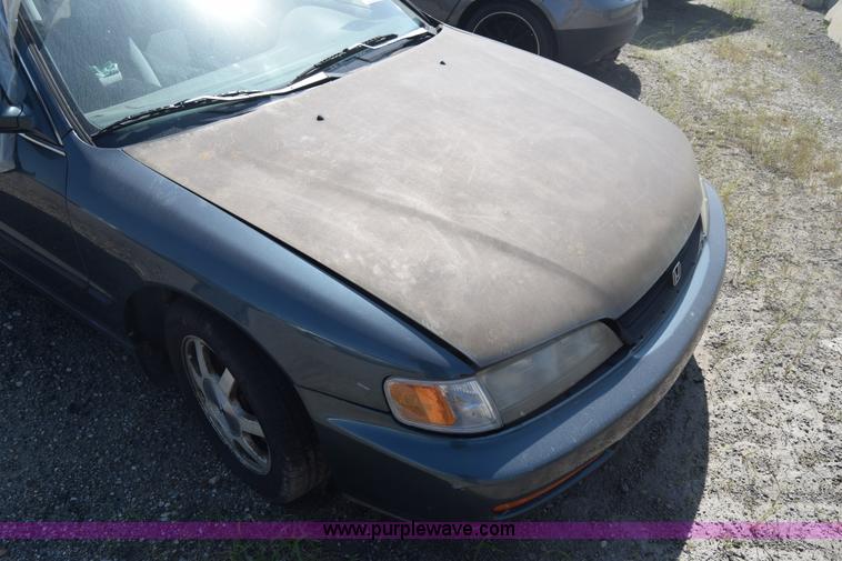 image for item J6522 1997 Honda Accord LX
