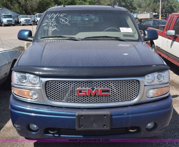 image for item J6523 2005 GMC Yukon Denali XL SUV