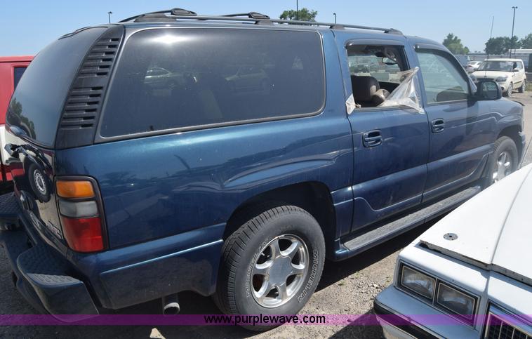 image for item J6523 2005 GMC Yukon Denali XL SUV