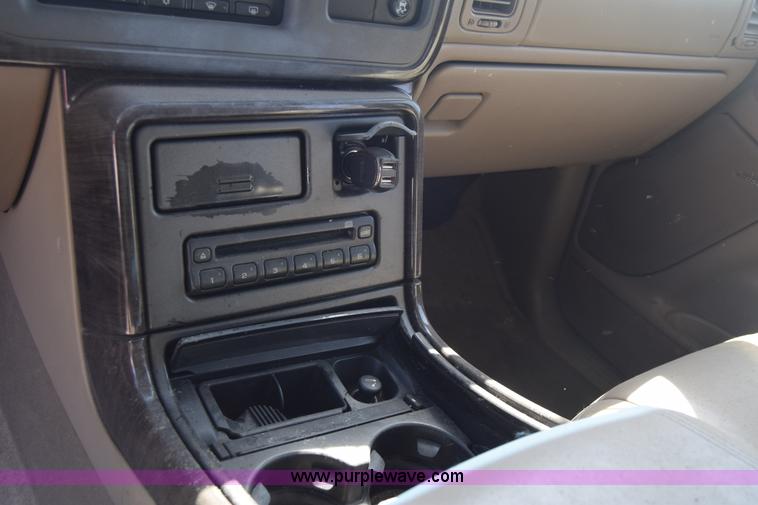 image for item J6523 2005 GMC Yukon Denali XL SUV