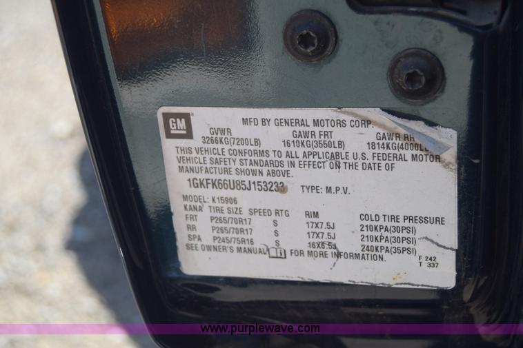 image for item J6523 2005 GMC Yukon Denali XL SUV