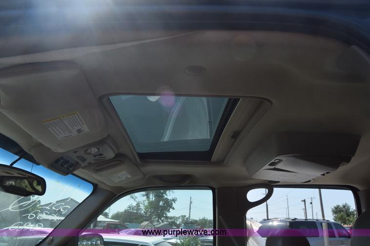 image for item J6523 2005 GMC Yukon Denali XL SUV