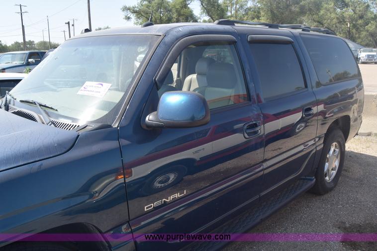 image for item J6523 2005 GMC Yukon Denali XL SUV