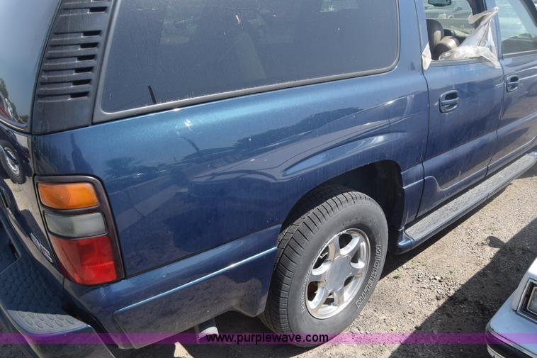 image for item J6523 2005 GMC Yukon Denali XL SUV